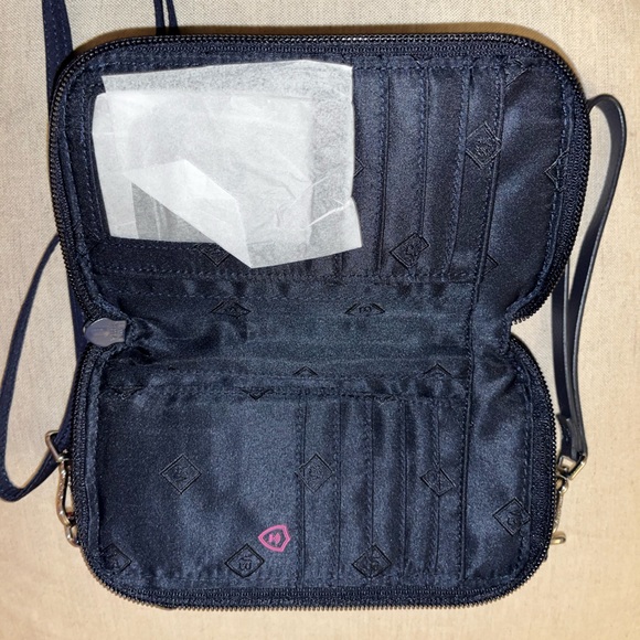 Vera Bradley RFID All in One Crossbody Bag - Picture 7 of 10